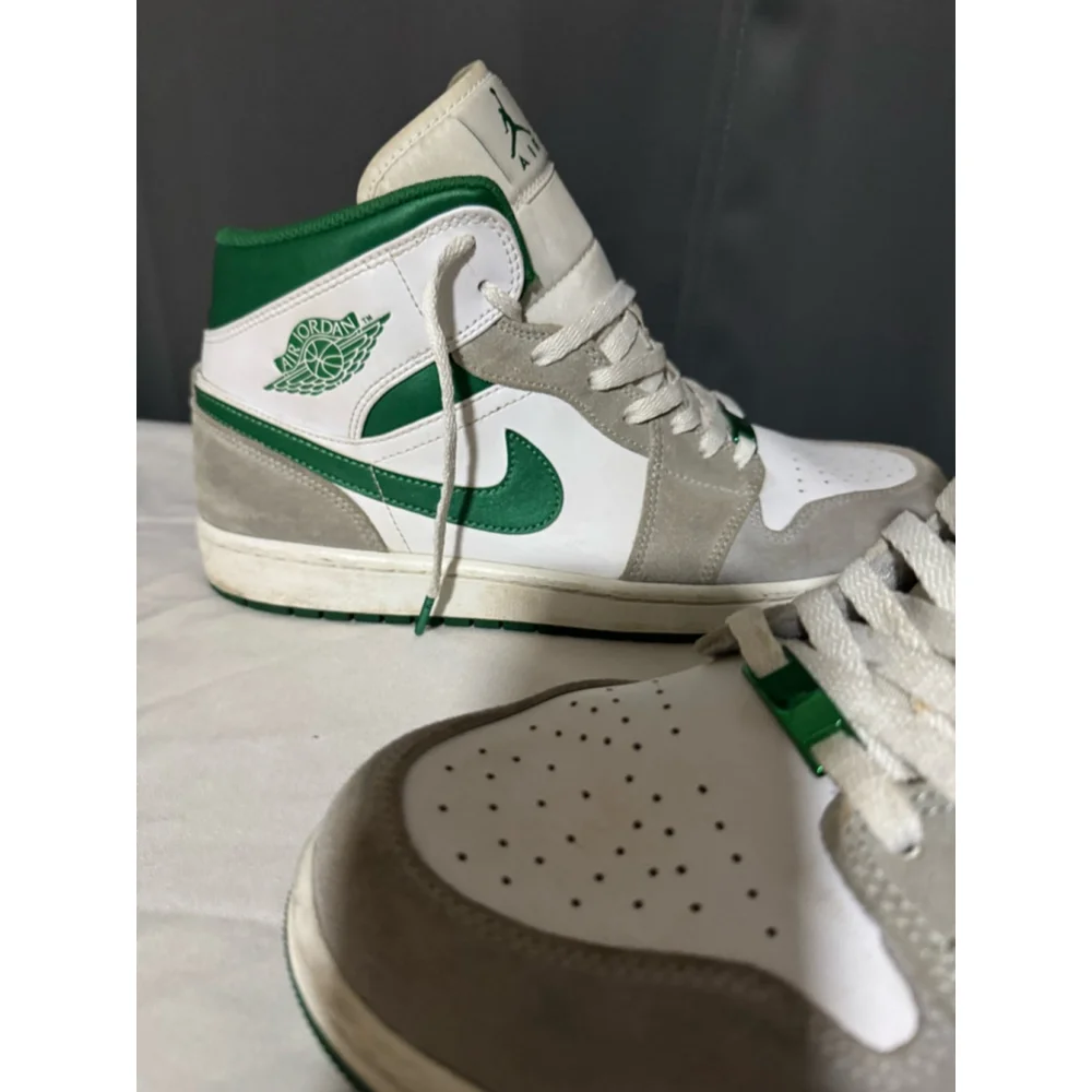 Jordan 1 Mid SE Grey Green
